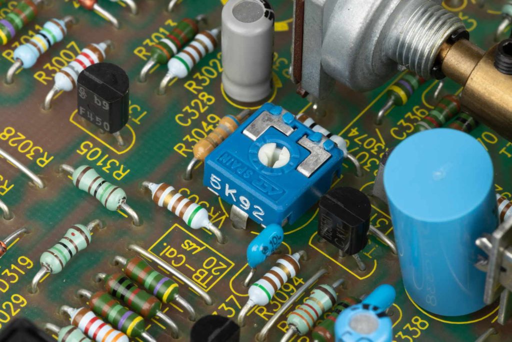 کتاب مدارهای بازOpen_Circuit( زیبایی داخلی قطعات الکترونیکی) 1 Open Circuits 7